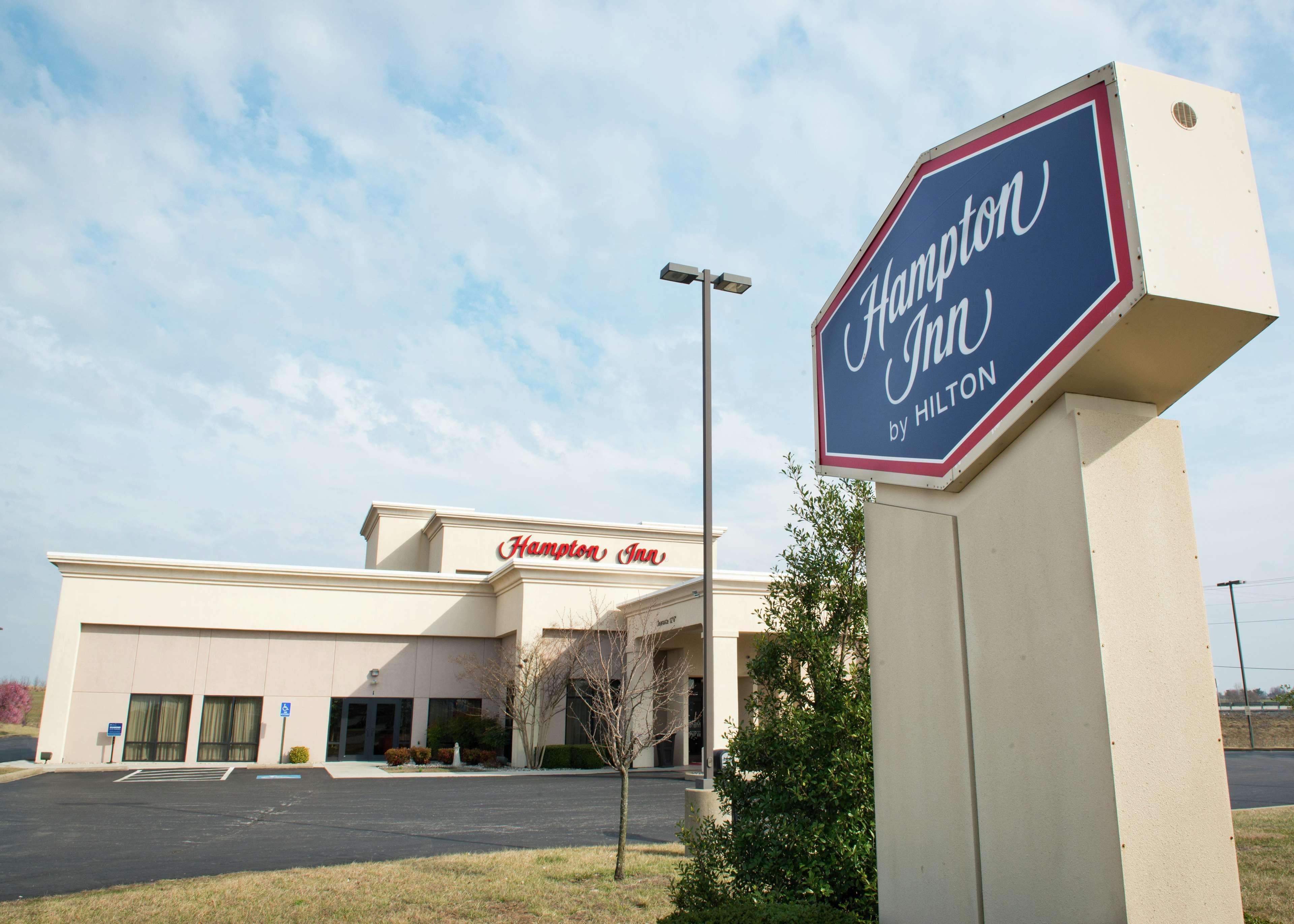 Hampton Inn Lebanon Exterior photo