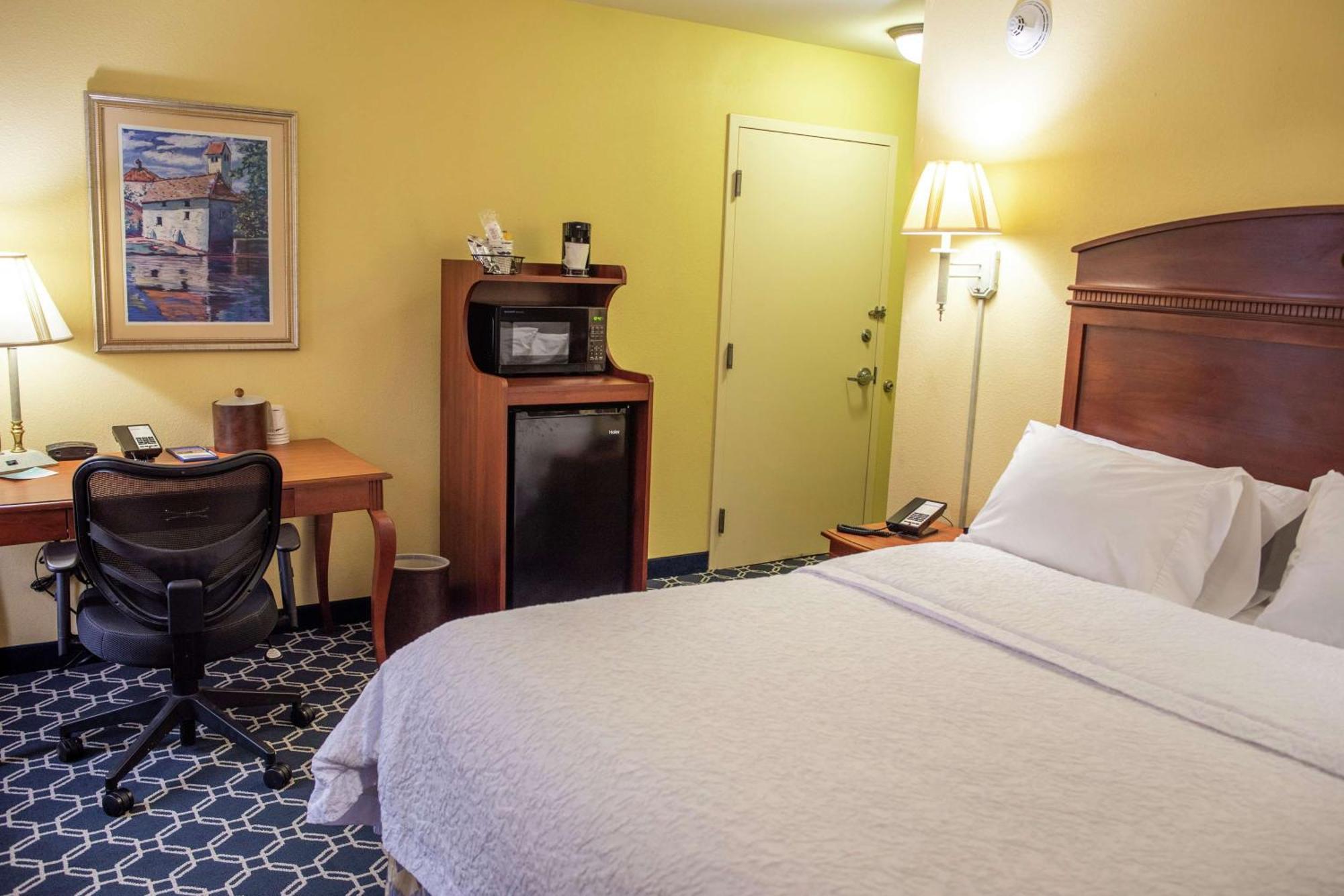 Hampton Inn Lebanon Exterior photo